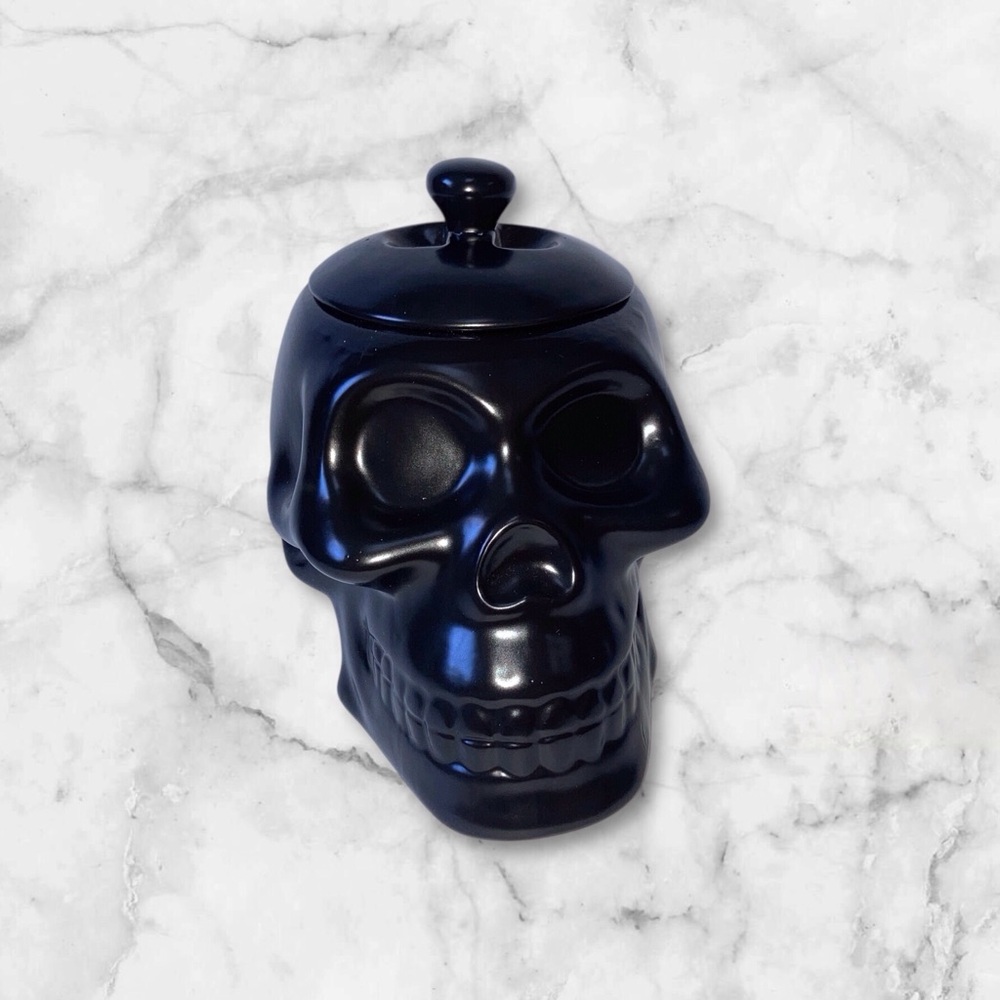 Halloween Black Skull Ceramic Jar With/lid NEW